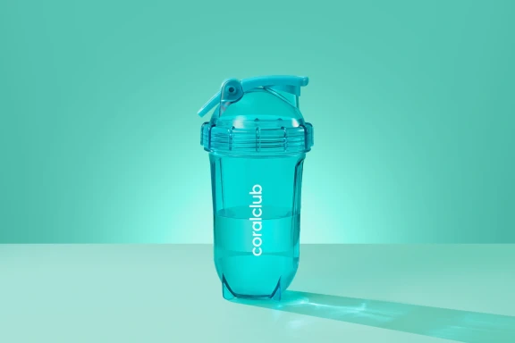 Coral Club Shaker, Light Blue